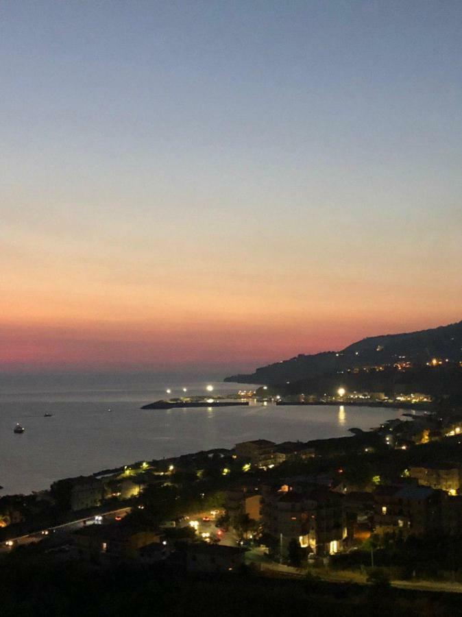 La Terrazza Di Carmen E Fausto Lägenhet Cetraro Exteriör bild